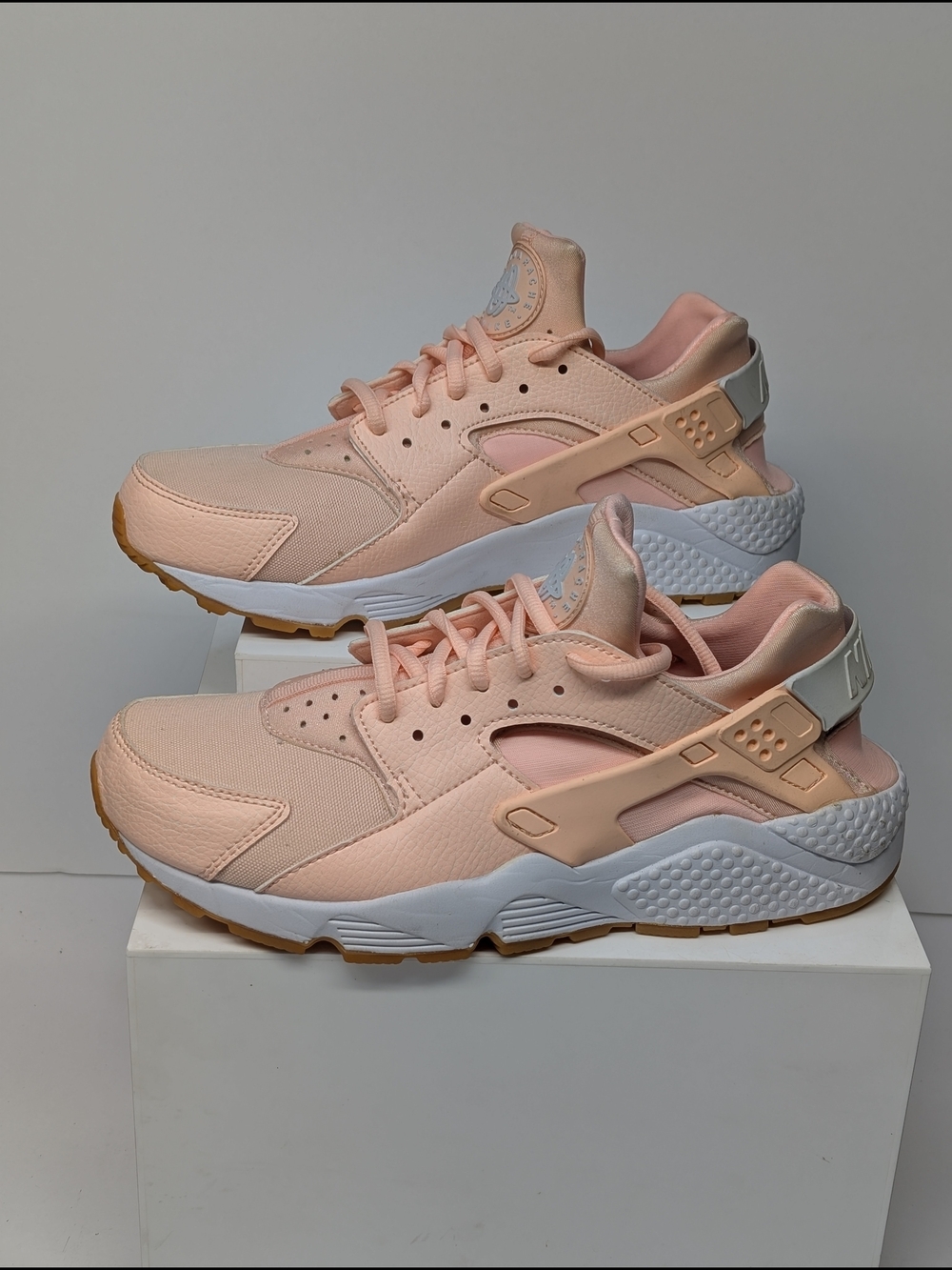 Nike Air Huarache Run Sunset Tint Women's Size 9 Athletic Sneakers 634835-601